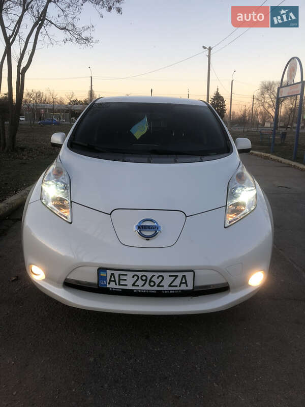 Хэтчбек Nissan Leaf 2013 в Днепре фото 3 Хэтчбек Nissan Leaf 2013 в Днепре