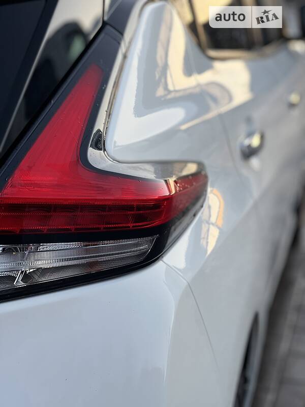 Хэтчбек Nissan Leaf 2018 в Тернополе