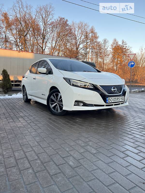 Хэтчбек Nissan Leaf 2018 в Тернополе