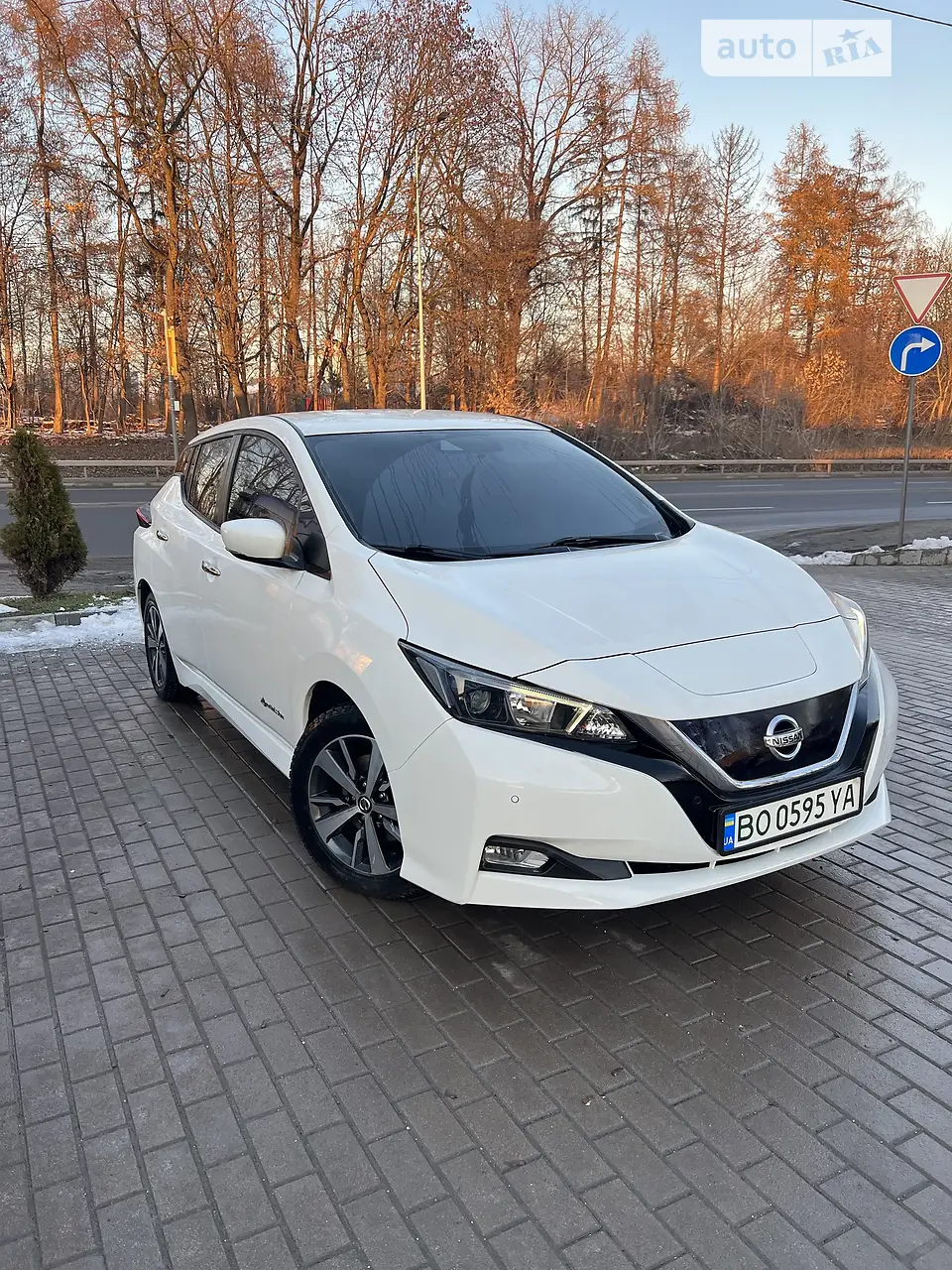 2017 Nissan Leaf - мініатюра 10