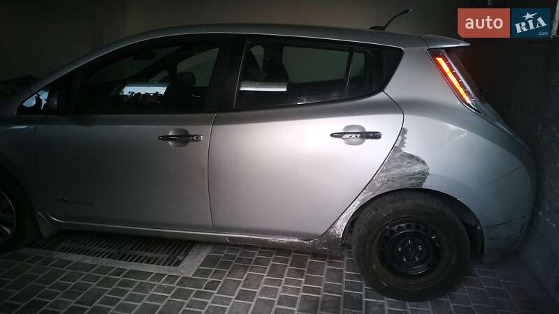 Хетчбек Nissan Leaf 2013 в Нововолинську фото 6 Хетчбек Nissan Leaf 2013 в Нововолинську