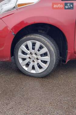 Хэтчбек Nissan Leaf 2013 в Киеве