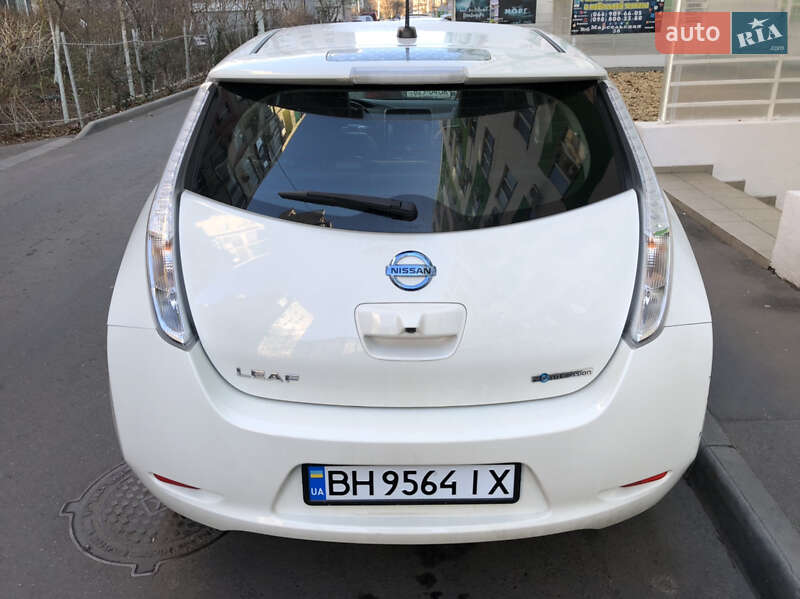 Хэтчбек Nissan Leaf 2015 в Одессе