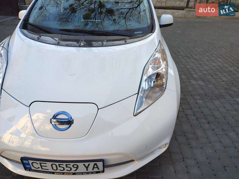 Хетчбек Nissan Leaf 2015 в Чернівцях