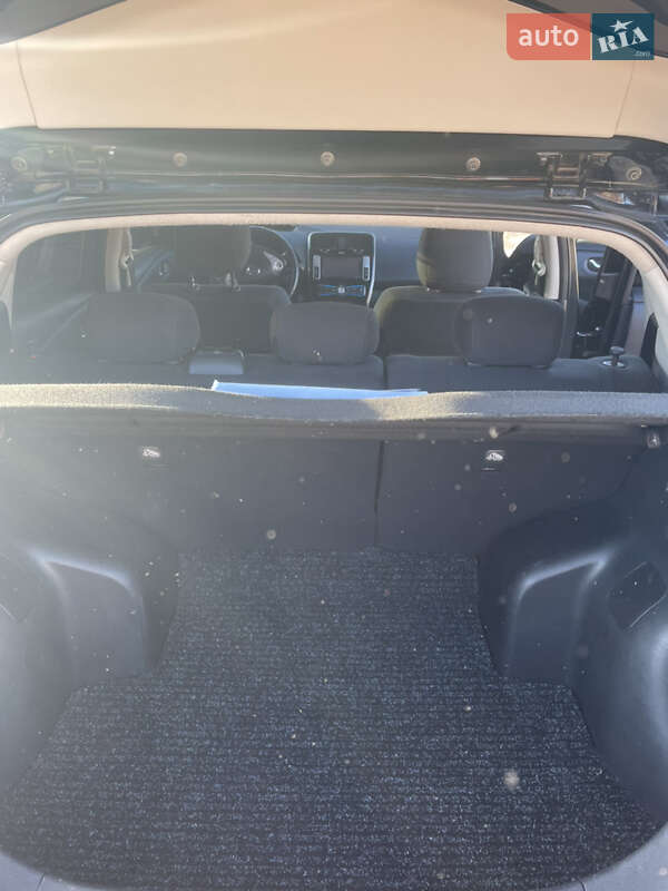 Хэтчбек Nissan Leaf 2015 в Богодухове