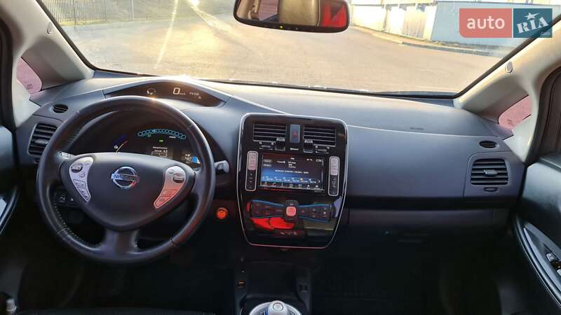 Хетчбек Nissan Leaf 2016 в Дніпрі фото 10 Хетчбек Nissan Leaf 2016 в Дніпрі