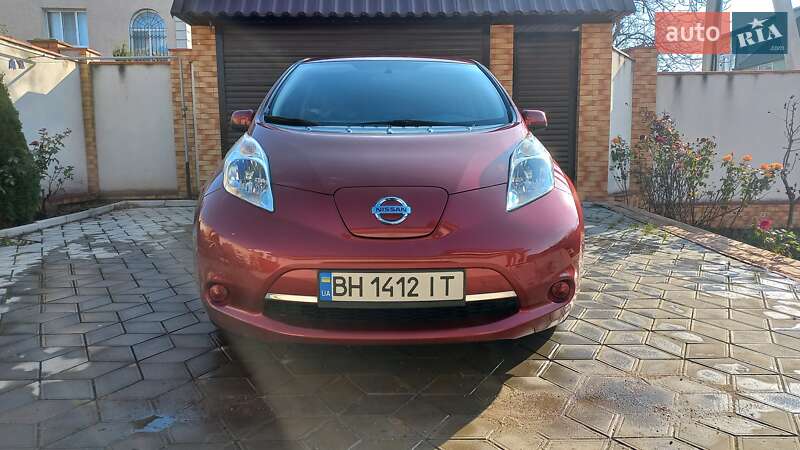 Хетчбек Nissan Leaf 2015 в Одесі