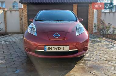 Хетчбек Nissan Leaf 2015 в 