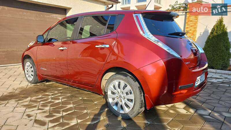 Хетчбек Nissan Leaf 2015 в Одесі