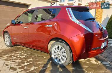 Хетчбек Nissan Leaf 2015 в 