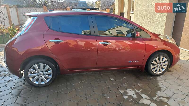 Хетчбек Nissan Leaf 2015 в Одесі