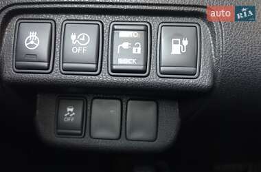 Хетчбек Nissan Leaf 2015 в 
