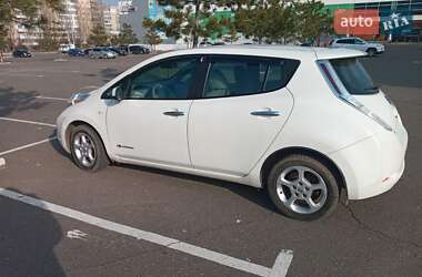 Хэтчбек Nissan Leaf 2013 в Николаеве