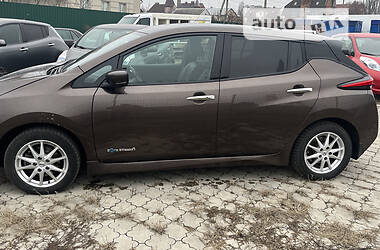 Хэтчбек Nissan Leaf 2018 в Днепре