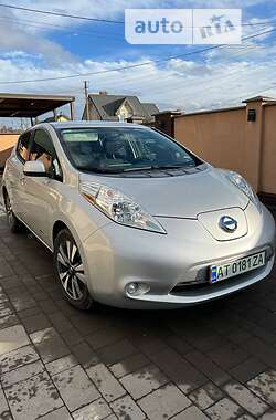 Хэтчбек Nissan Leaf 2016 в 