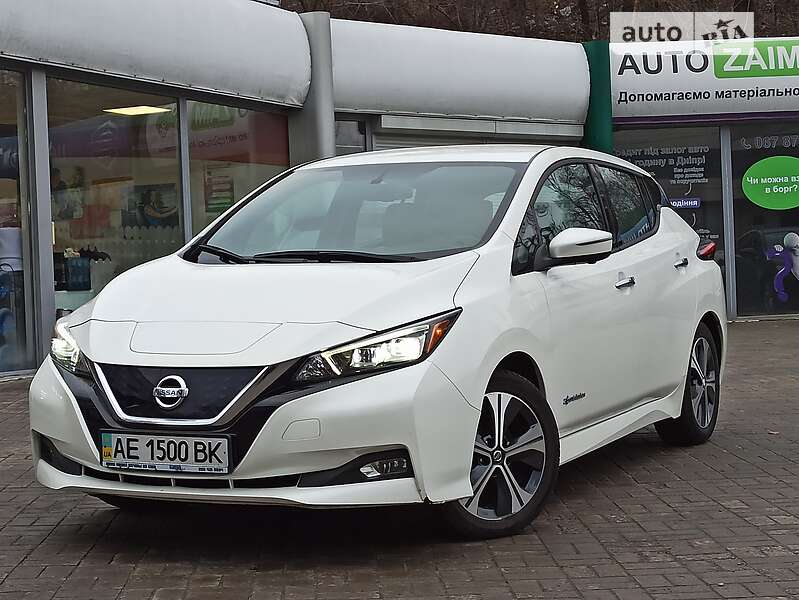 Хетчбек Nissan Leaf 2019 в Дніпрі