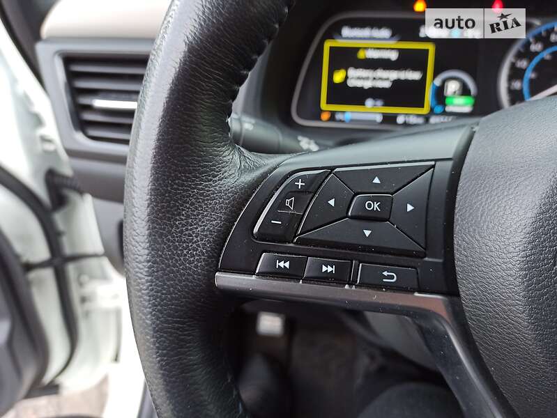 Хетчбек Nissan Leaf 2019 в Дніпрі