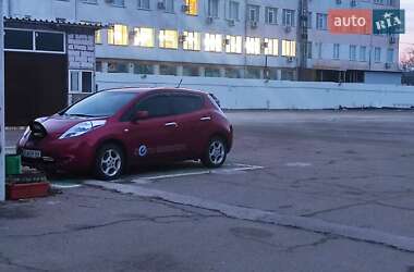 Хэтчбек Nissan Leaf 2011 в Николаеве