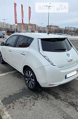 Хэтчбек Nissan Leaf 2016 в Черновцах