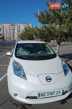 Хэтчбек Nissan Leaf 2013 в Николаеве