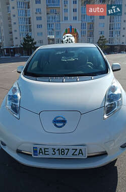 Хэтчбек Nissan Leaf 2013 в Николаеве