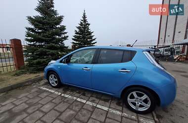 Хэтчбек Nissan Leaf 2011 в 