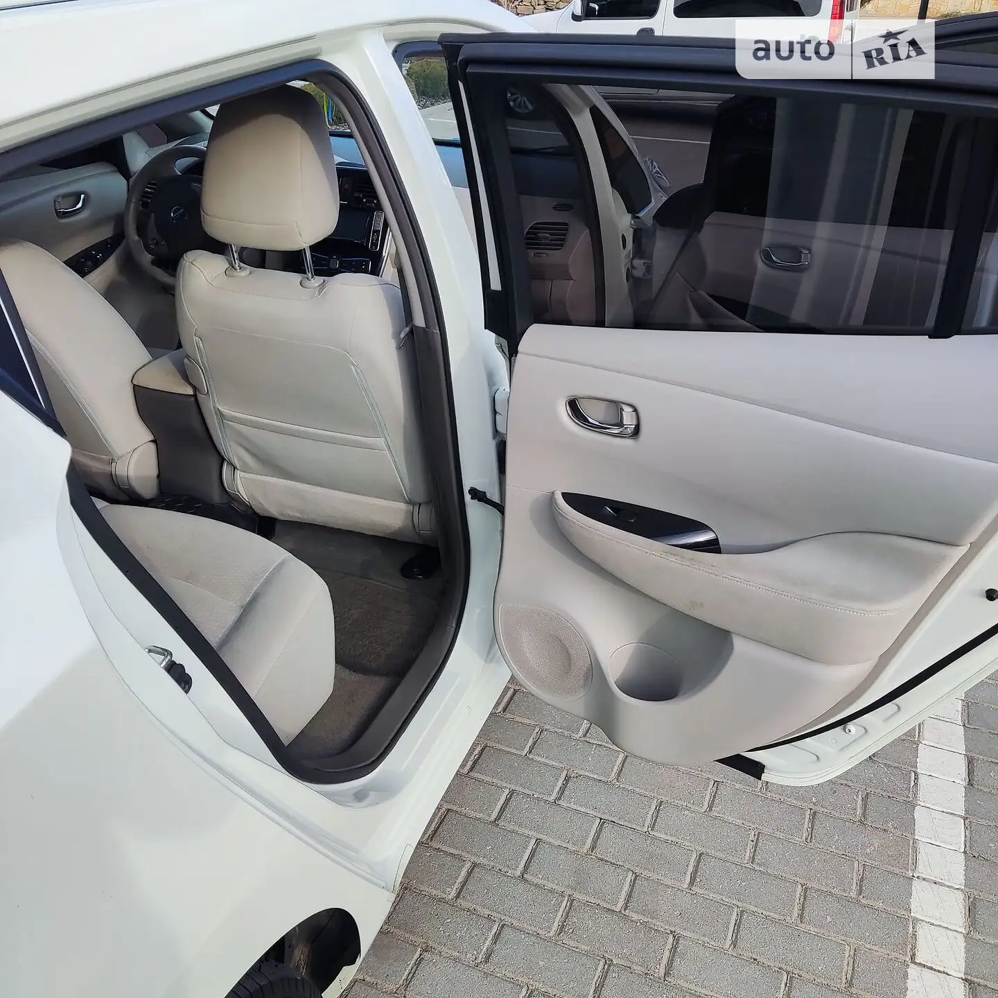 2011 Nissan Leaf - мініатюра 6