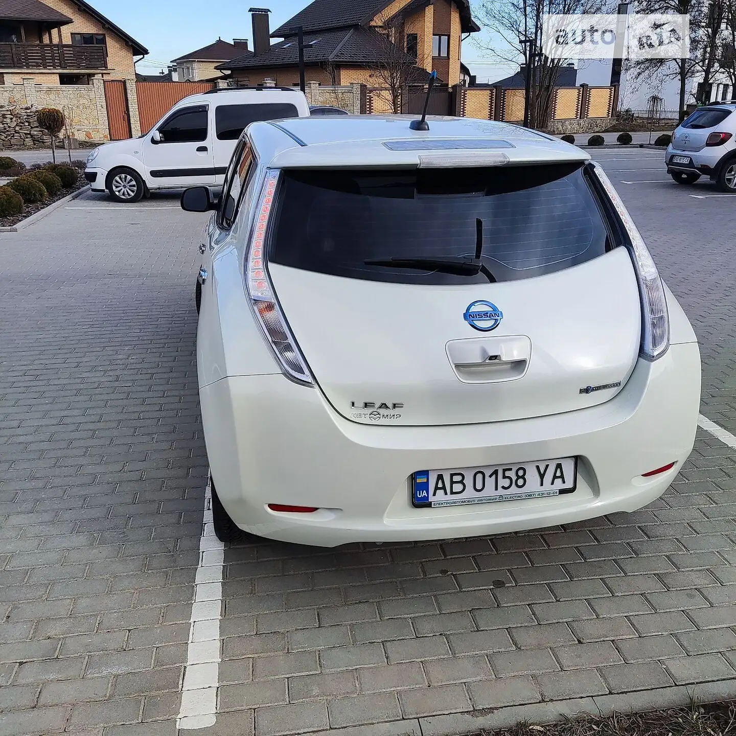 2011 Nissan Leaf - мініатюра 15