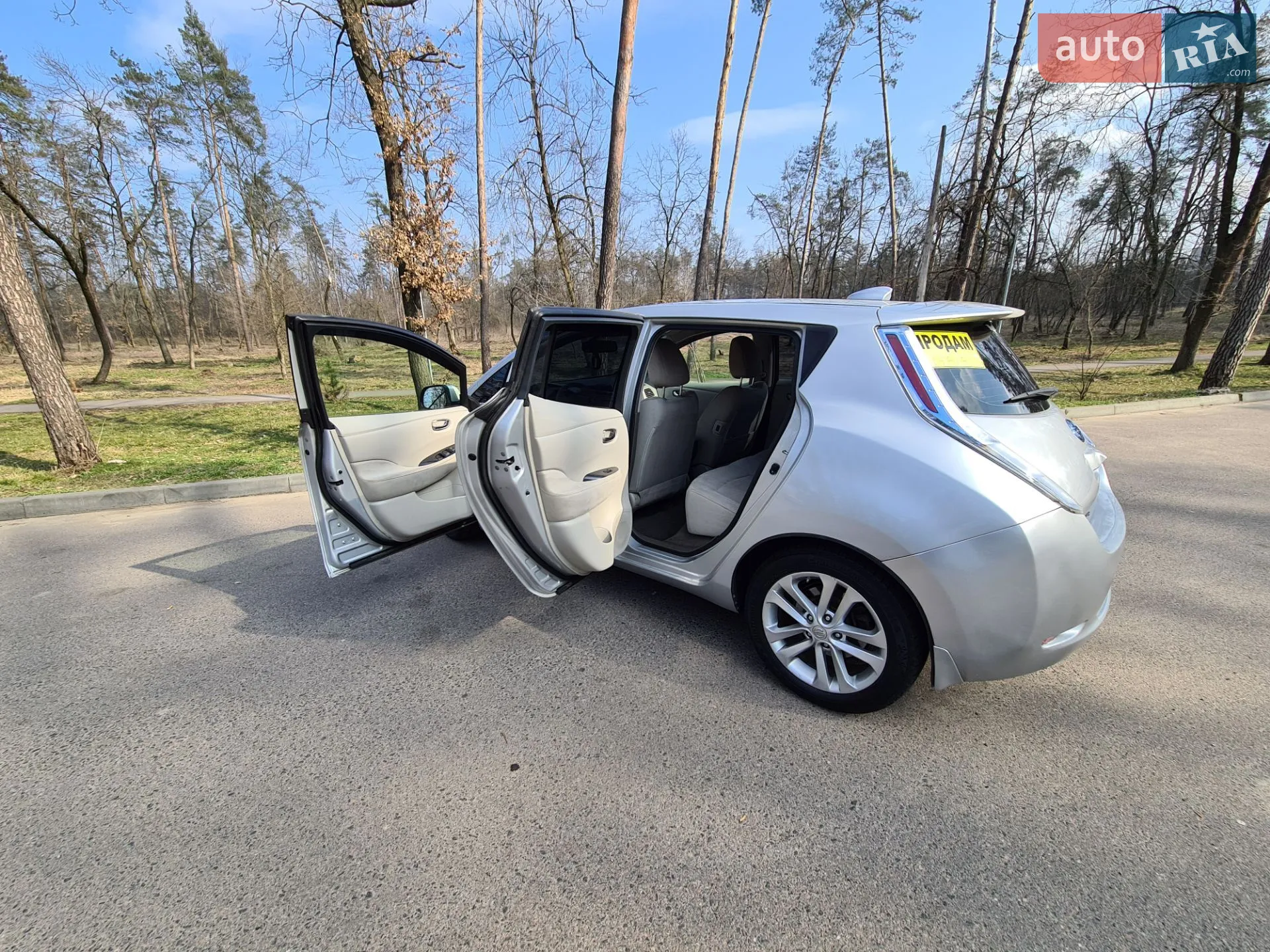 2011 Nissan Leaf - мініатюра 10