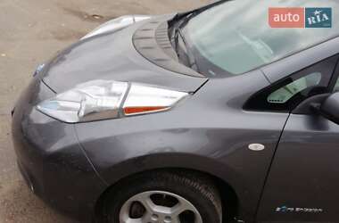 Хетчбек Nissan Leaf 2014 в Дніпрі