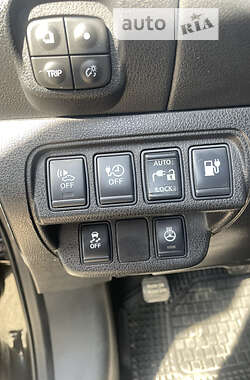 Хэтчбек Nissan Leaf 2014 в 