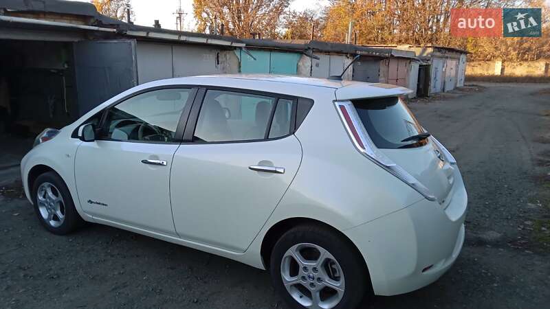 Хетчбек Nissan Leaf 2011 в Нікополі фото 5 Хетчбек Nissan Leaf 2011 в Нікополі