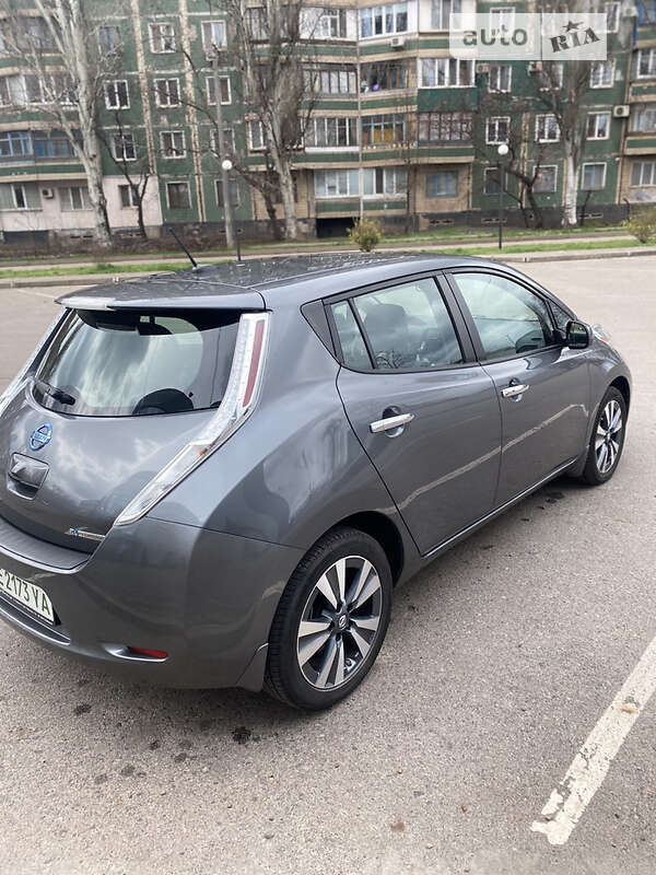 Хэтчбек Nissan Leaf 2017 в Кривом Роге