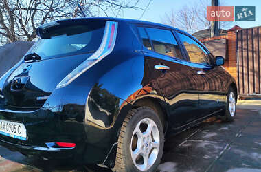 Хэтчбек Nissan Leaf 2014 в 