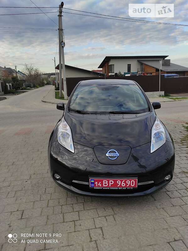 Хэтчбек Nissan Leaf 2014 в Львове