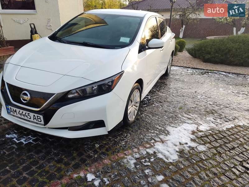 Хэтчбек Nissan Leaf 2018 в Житомире фото 2 Хэтчбек Nissan Leaf 2018 в Житомире