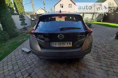 Хэтчбек Nissan Leaf 2017 в 