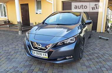 Хэтчбек Nissan Leaf 2017 в 
