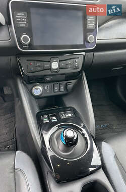 Хетчбек Nissan Leaf 2019 в 