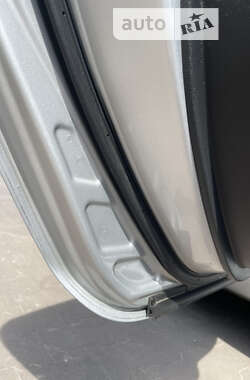 Хэтчбек Nissan Leaf 2013 в 