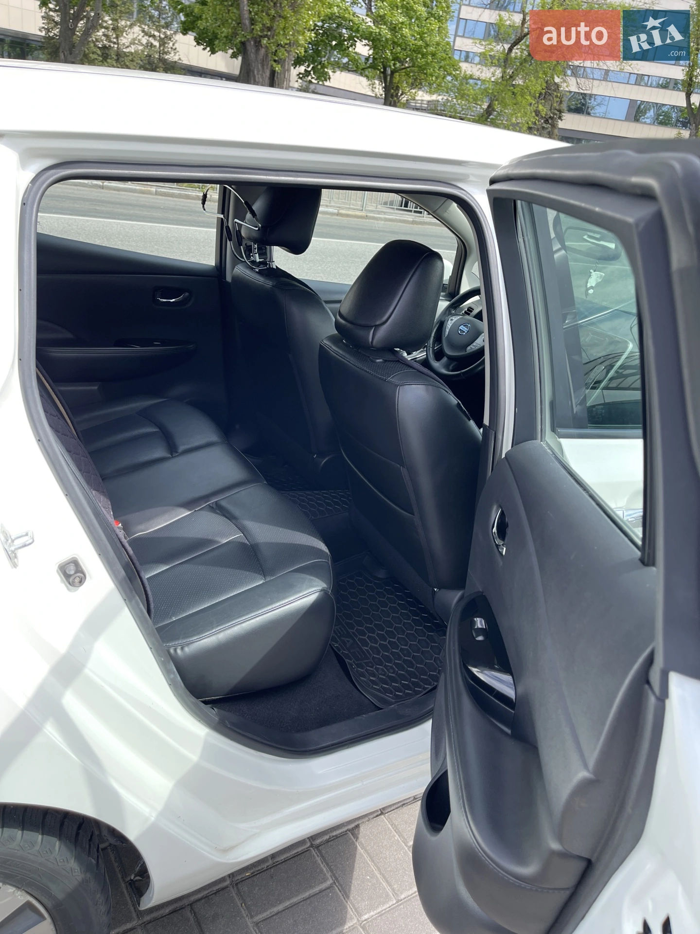 2014 Nissan Leaf - мініатюра 13