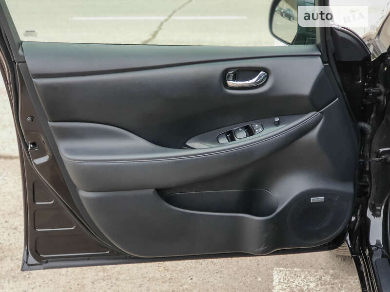 Хэтчбек Nissan Leaf 2016 в Виннице