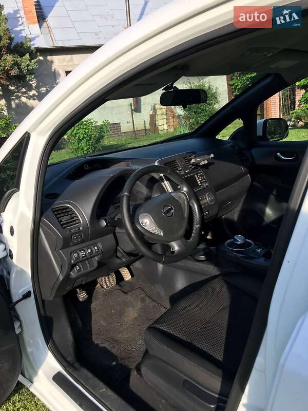 Хетчбек Nissan Leaf 2013 в Львові