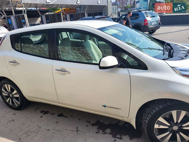 Хетчбек Nissan Leaf 2015 в Тернополі