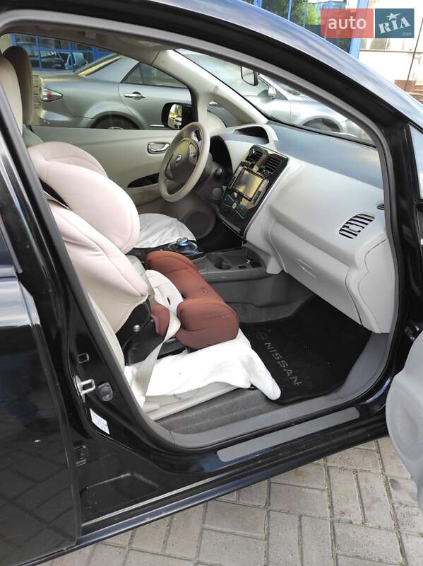 Хэтчбек Nissan Leaf 2013 в Черкассах