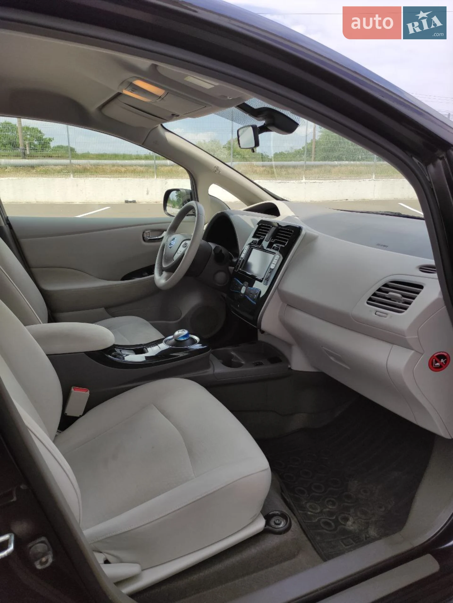 2012 Nissan Leaf - мініатюра 28