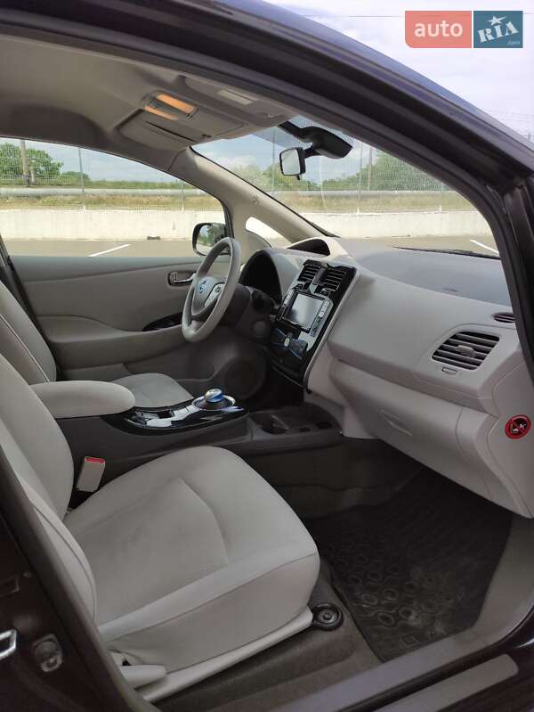 Хэтчбек Nissan Leaf 2012 в Белгороде-Днестровском