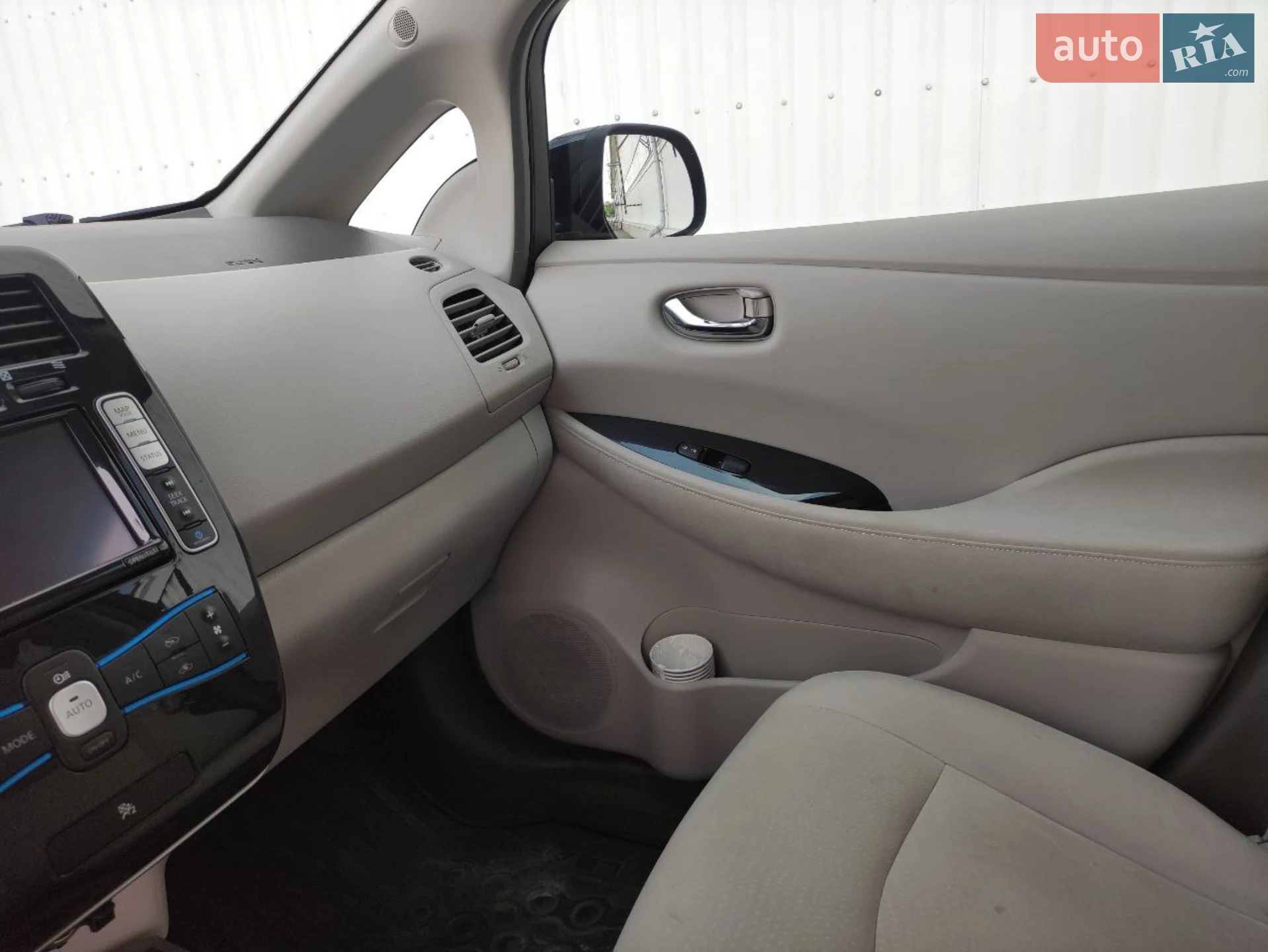 2012 Nissan Leaf - мініатюра 24
