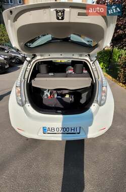 Хэтчбек Nissan Leaf 2015 в 