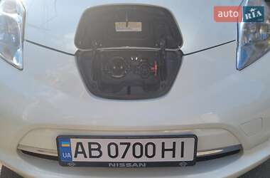 Хэтчбек Nissan Leaf 2015 в 